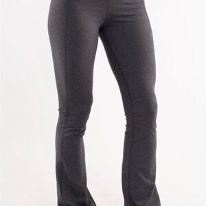 Lululemon Tadasana
Legging Pant
Heathered Coal Flash Rise Pink/Gray